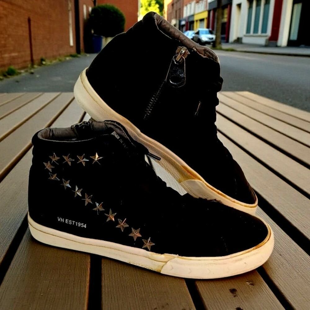 Vintage Havana Womens Black w/Ghost Stars & Star Studded Zipper Sneakers - 5.5